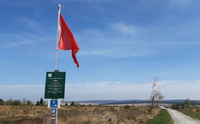 Le drapeau rouge hissé dans les Hautes Fagnes en raison du risque d'incendie