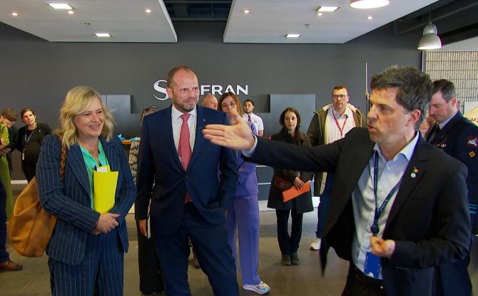 Visite ministérielle chez Safran Aero Boosters