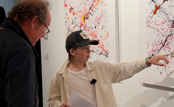 À seulement 10 ans, Jules expose dans une galerie d'art