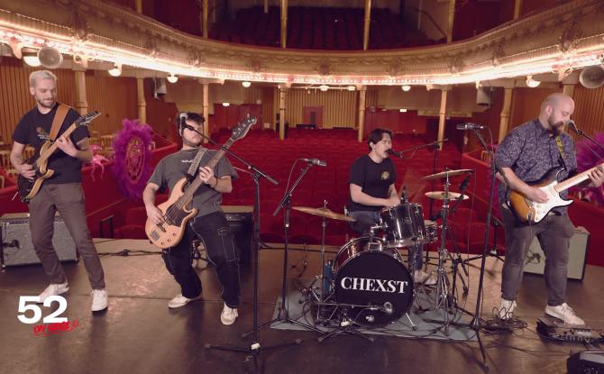 52 on stage: Chexst
