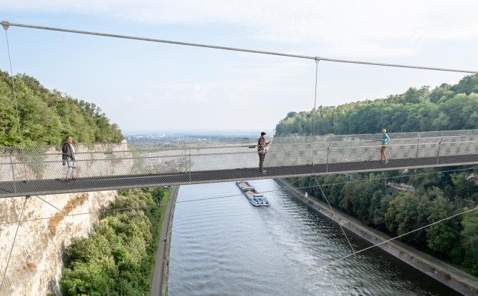 Construction de la plus haute passerelle de Belgique