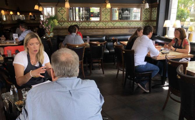 Quand les notaires reçoivent les citoyens dans un café !