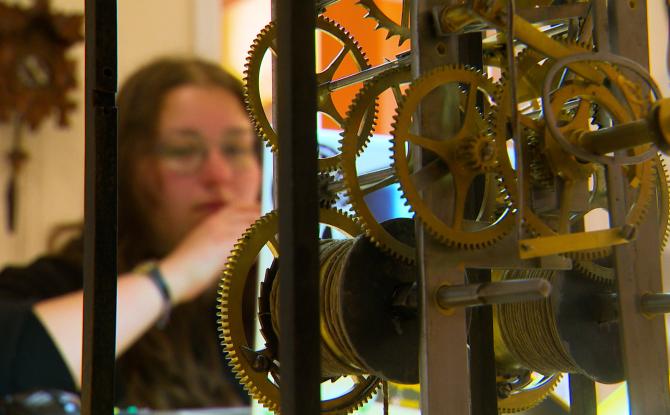 Les étudiants horlogers de l'école Léon Mignon.