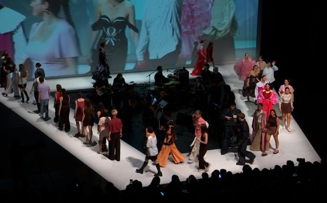 Helmo Mode : show 2025