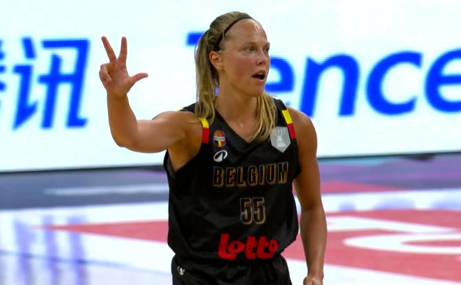 Julie Allemand, championne d'Europe avec les Cats : "C'est incroyable, on vit un rêve"