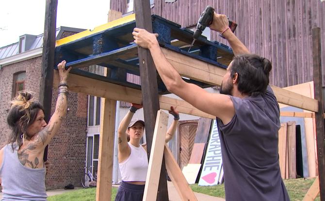 Micro Festival : les mains qui préparent la fête