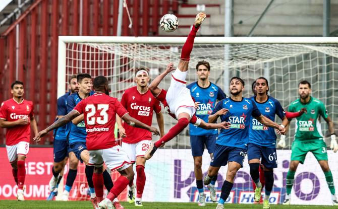 Le Standard coince mais se renforce