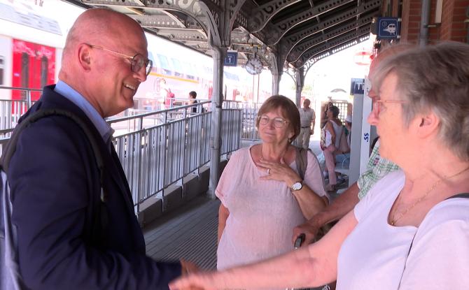 Le ministre Crucke en visite à Waremme