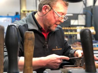 Browning et les artisans armuriers liégeois, un siècle d'excellence